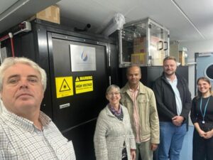 Laboratório de controle de vaporização de gotículas por alta tensão