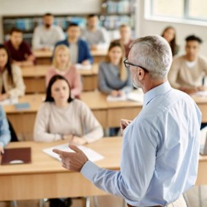 Da Sala de Aula ao Mercado: IEEE Inspira Transição de Estudantes para Carreiras de Sucesso